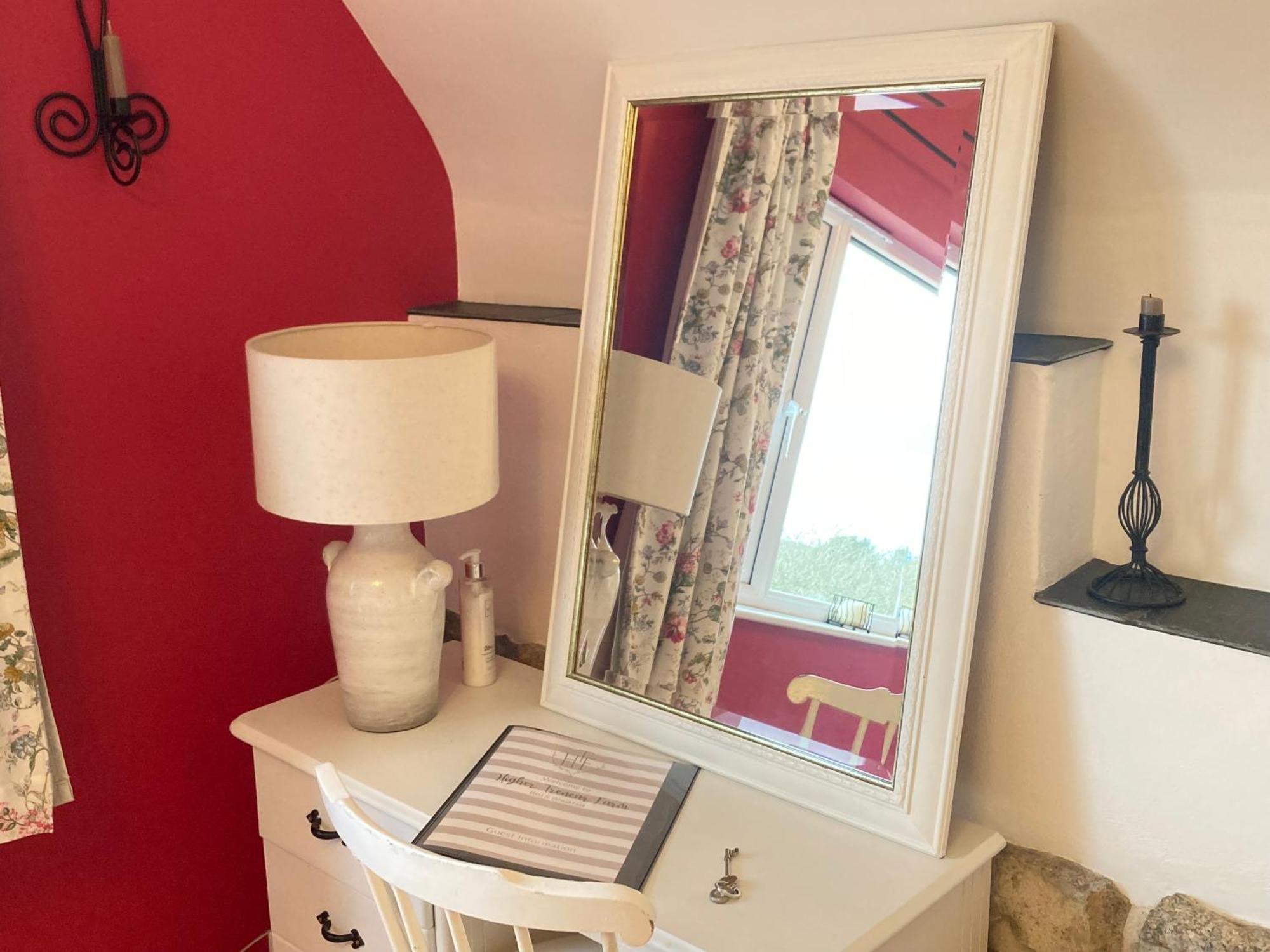 הלסטון Higher Trenear Farm B&B חדר תמונה